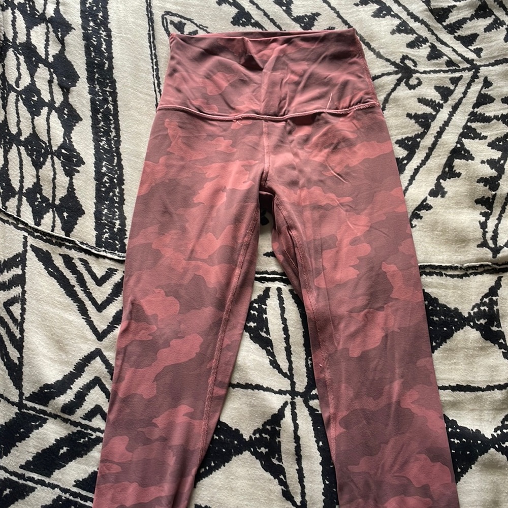 Lululemon leggings pink camo size 4